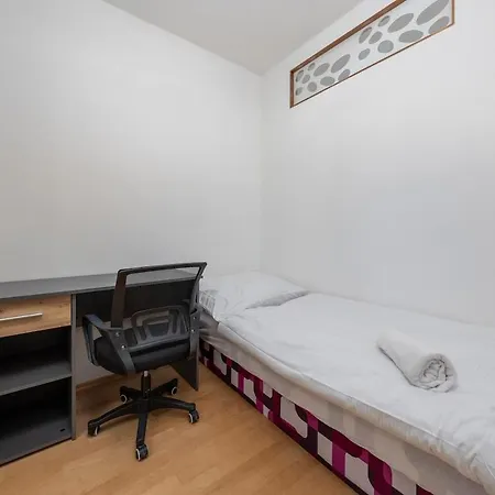 Modern Vienna Gate With Balcony & Free Parking Apartman *