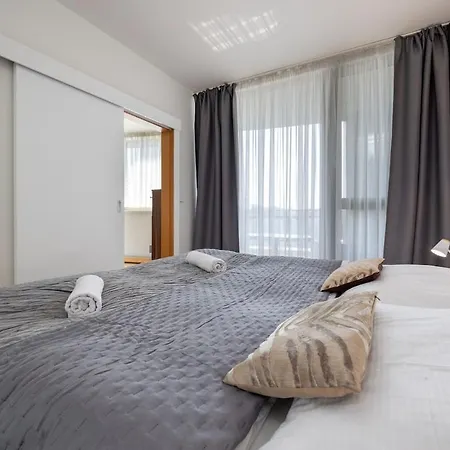 Modern Vienna Gate With Balcony & Free Parking *